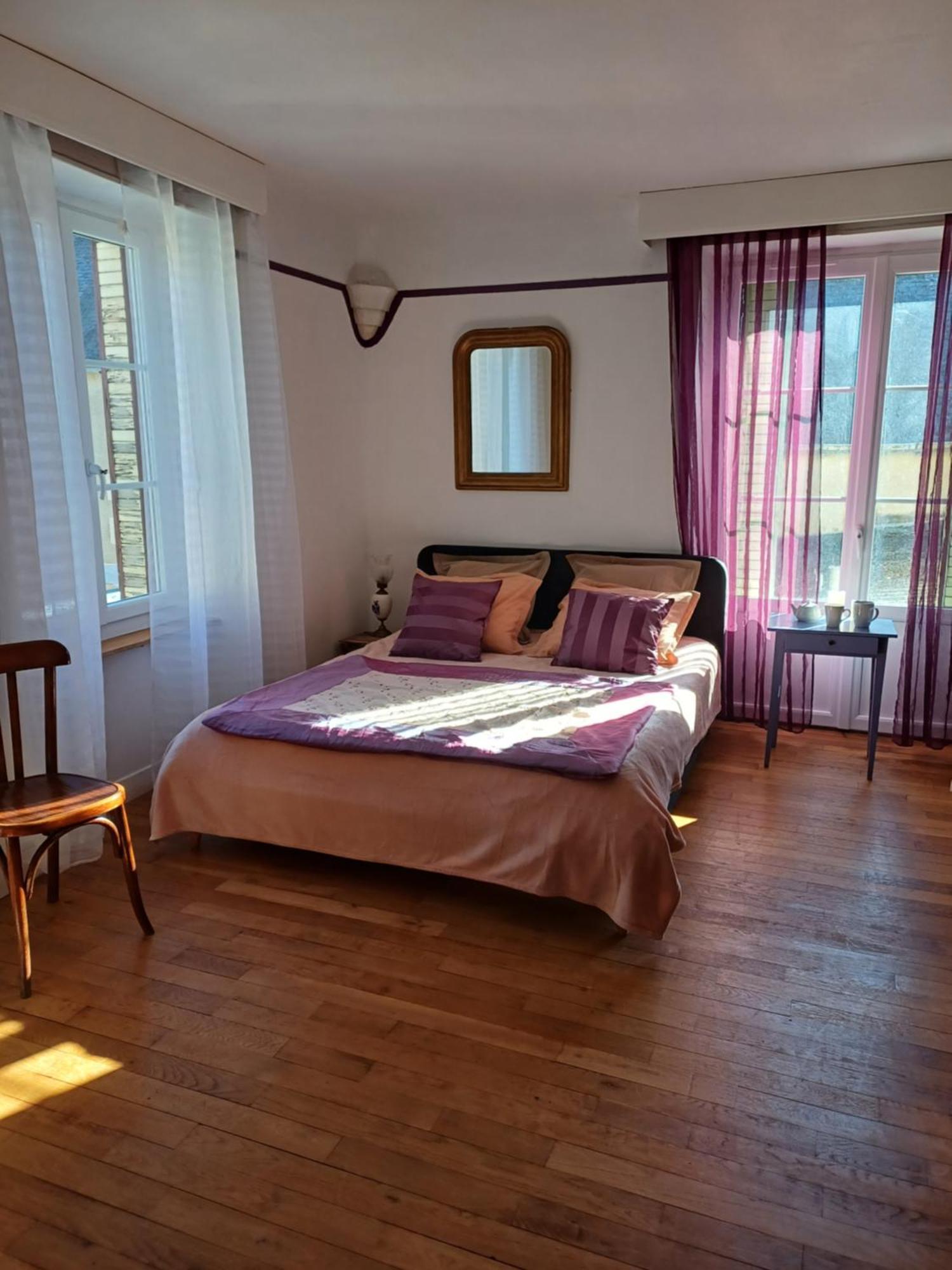 Maison Violette En Berry Aigurande Cameră foto