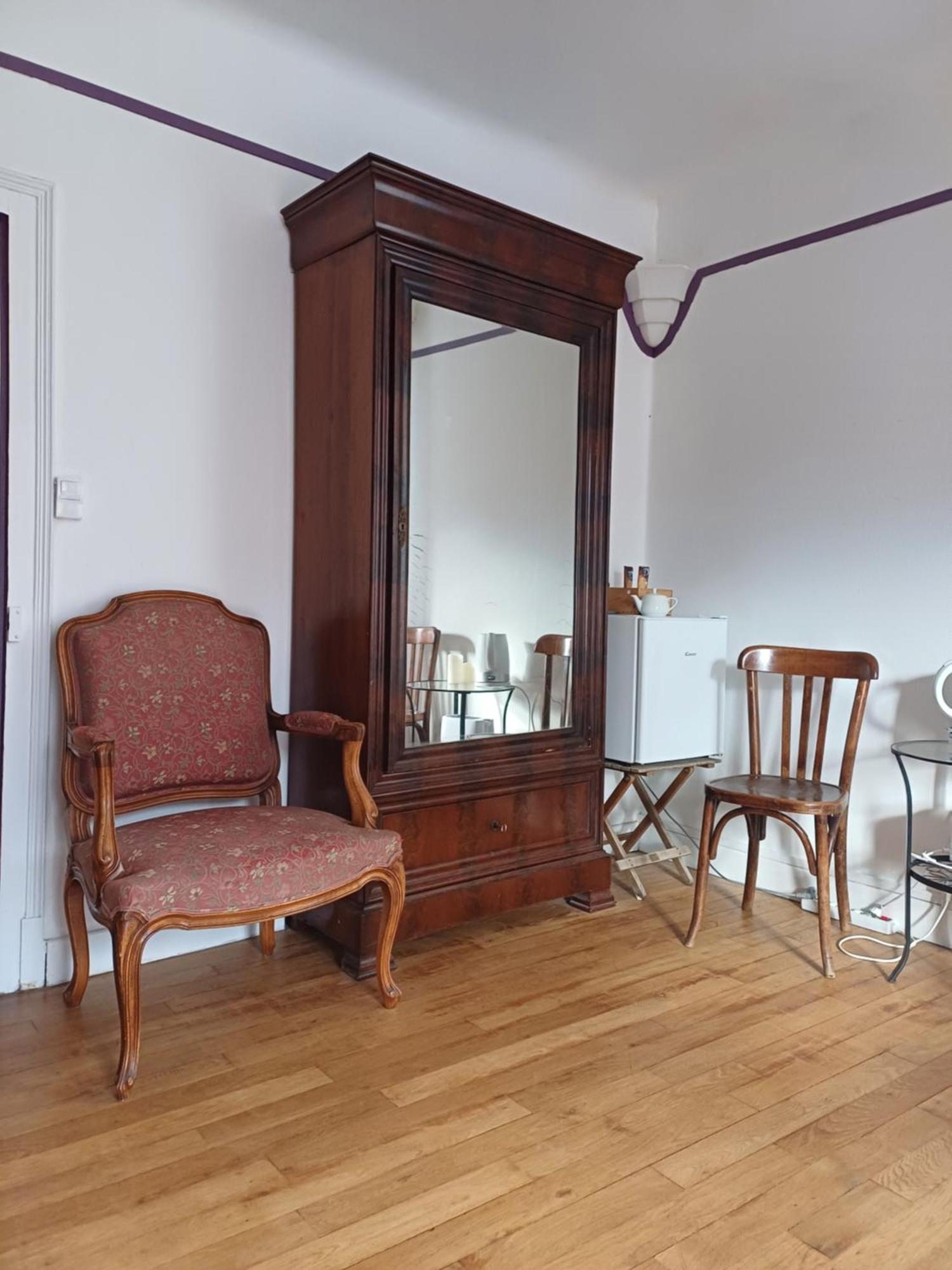 Maison Violette En Berry Aigurande Cameră foto